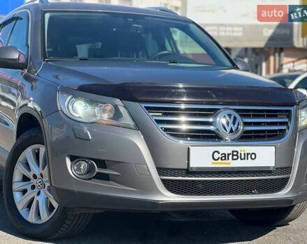 Серый Фольксваген Тигуан, объемом двигателя 2 л и пробегом 201 тыс. км за 11400 $, фото 2 на Automoto.ua