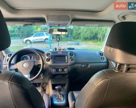 Серый Фольксваген Тигуан, объемом двигателя 1.98 л и пробегом 226 тыс. км за 8600 $, фото 1 на Automoto.ua