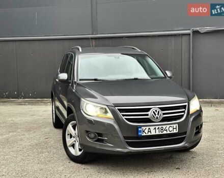 Серый Фольксваген Тигуан, объемом двигателя 2 л и пробегом 285 тыс. км за 10450 $, фото 12 на Automoto.ua