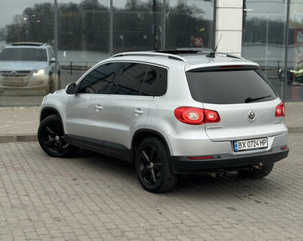 Серый Фольксваген Тигуан, объемом двигателя 2 л и пробегом 225 тыс. км за 11500 $, фото 19 на Automoto.ua