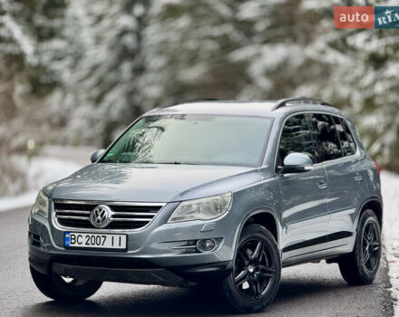 Серый Фольксваген Тигуан, объемом двигателя 2 л и пробегом 265 тыс. км за 11500 $, фото 2 на Automoto.ua