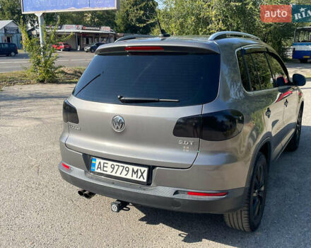 Серый Фольксваген Тигуан, объемом двигателя 1.98 л и пробегом 281 тыс. км за 11700 $, фото 11 на Automoto.ua