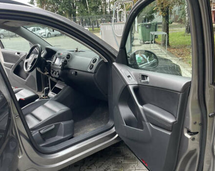 Сірий Фольксваген Тігуан, об'ємом двигуна 1.98 л та пробігом 250 тис. км за 9999 $, фото 23 на Automoto.ua