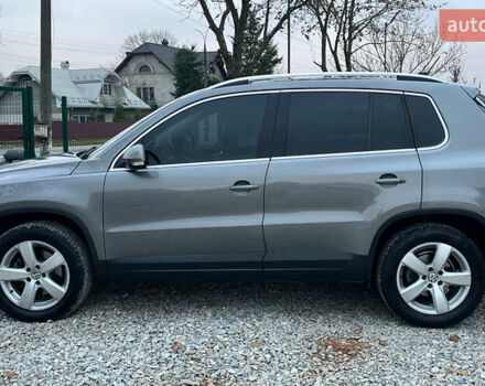 Серый Фольксваген Тигуан, объемом двигателя 1.98 л и пробегом 244 тыс. км за 11000 $, фото 4 на Automoto.ua