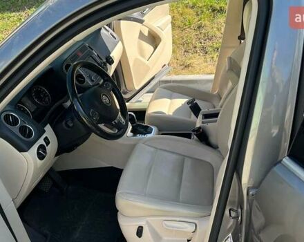 Сірий Фольксваген Тігуан, об'ємом двигуна 1.98 л та пробігом 250 тис. км за 10100 $, фото 14 на Automoto.ua