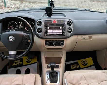 Серый Фольксваген Тигуан, объемом двигателя 2 л и пробегом 244 тыс. км за 11000 $, фото 10 на Automoto.ua