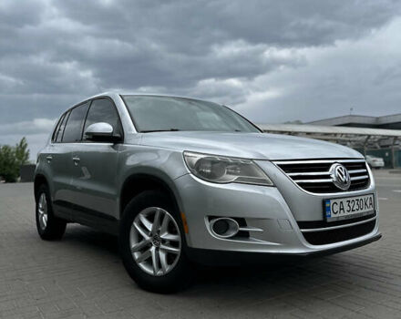 Серый Фольксваген Тигуан, объемом двигателя 1.98 л и пробегом 251 тыс. км за 9200 $, фото 1 на Automoto.ua