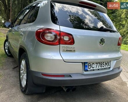 Сірий Фольксваген Тігуан, об'ємом двигуна 2 л та пробігом 268 тис. км за 11600 $, фото 28 на Automoto.ua
