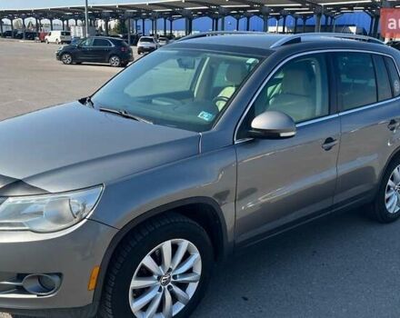 Сірий Фольксваген Тігуан, об'ємом двигуна 1.98 л та пробігом 250 тис. км за 10100 $, фото 4 на Automoto.ua