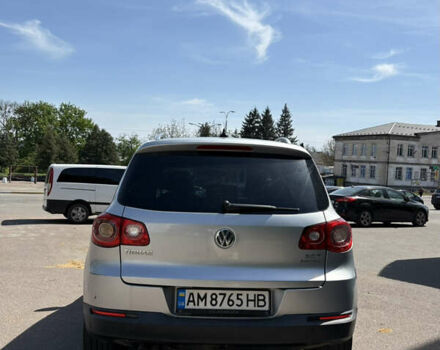 Серый Фольксваген Тигуан, объемом двигателя 1.98 л и пробегом 175 тыс. км за 10000 $, фото 3 на Automoto.ua