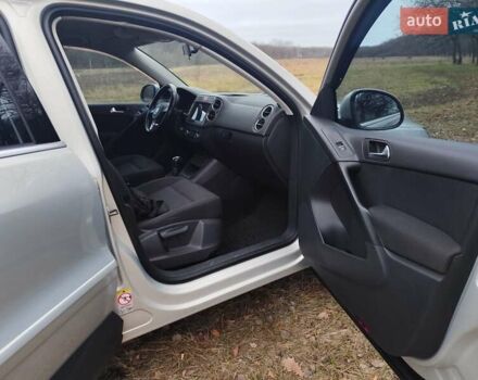 Сірий Фольксваген Тігуан, об'ємом двигуна 2 л та пробігом 194 тис. км за 10800 $, фото 7 на Automoto.ua