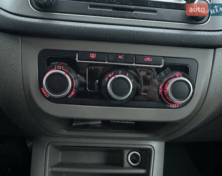 Серый Фольксваген Тигуан, объемом двигателя 1.98 л и пробегом 240 тыс. км за 11500 $, фото 32 на Automoto.ua