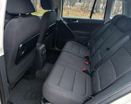 Серый Фольксваген Тигуан, объемом двигателя 2 л и пробегом 194 тыс. км за 10800 $, фото 5 на Automoto.ua