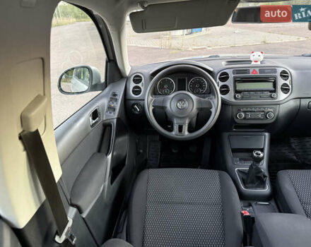 Серый Фольксваген Тигуан, объемом двигателя 1.97 л и пробегом 160 тыс. км за 13950 $, фото 56 на Automoto.ua