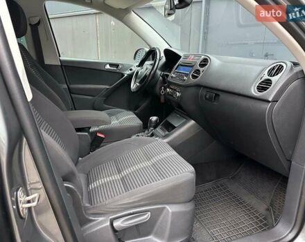 Серый Фольксваген Тигуан, объемом двигателя 2 л и пробегом 285 тыс. км за 10450 $, фото 19 на Automoto.ua