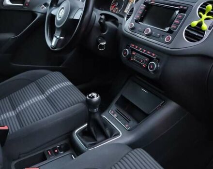 Сірий Фольксваген Тігуан, об'ємом двигуна 1.97 л та пробігом 280 тис. км за 12500 $, фото 13 на Automoto.ua