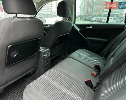 Серый Фольксваген Тигуан, объемом двигателя 2 л и пробегом 285 тыс. км за 10450 $, фото 31 на Automoto.ua