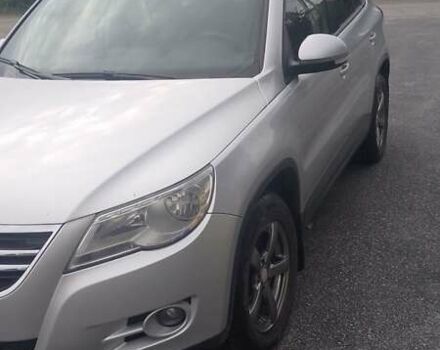 Сірий Фольксваген Тігуан, об'ємом двигуна 2 л та пробігом 250 тис. км за 10800 $, фото 5 на Automoto.ua