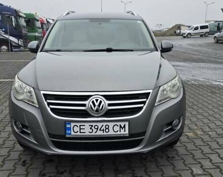 Сірий Фольксваген Тігуан, об'ємом двигуна 2 л та пробігом 191 тис. км за 9200 $, фото 4 на Automoto.ua