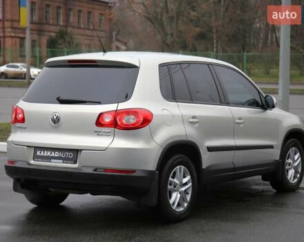 Серый Фольксваген Тигуан, объемом двигателя 2 л и пробегом 152 тыс. км за 10500 $, фото 5 на Automoto.ua