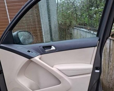 Серый Фольксваген Тигуан, объемом двигателя 1.97 л и пробегом 223 тыс. км за 15800 $, фото 21 на Automoto.ua