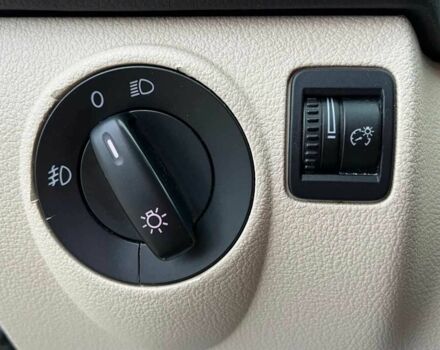 Серый Фольксваген Тигуан, объемом двигателя 2 л и пробегом 244 тыс. км за 11000 $, фото 13 на Automoto.ua