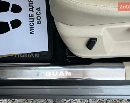 Серый Фольксваген Тигуан, объемом двигателя 1.98 л и пробегом 244 тыс. км за 11000 $, фото 22 на Automoto.ua