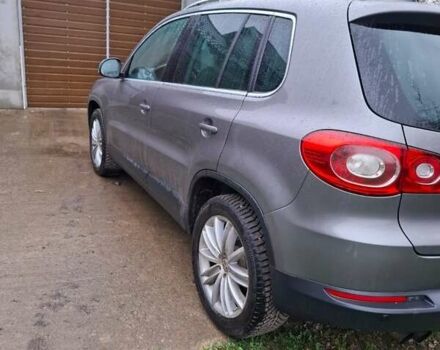 Серый Фольксваген Тигуан, объемом двигателя 1.97 л и пробегом 223 тыс. км за 15800 $, фото 3 на Automoto.ua