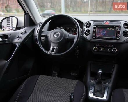 Серый Фольксваген Тигуан, объемом двигателя 2 л и пробегом 152 тыс. км за 10500 $, фото 10 на Automoto.ua