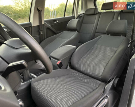 Серый Фольксваген Тигуан, объемом двигателя 1.97 л и пробегом 160 тыс. км за 13950 $, фото 64 на Automoto.ua