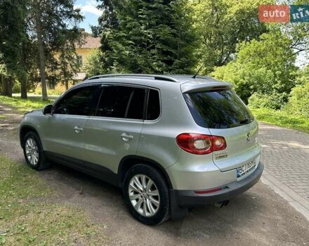Сірий Фольксваген Тігуан, об'ємом двигуна 2 л та пробігом 268 тис. км за 11600 $, фото 4 на Automoto.ua