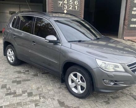 Сірий Фольксваген Тігуан, об'ємом двигуна 1.98 л та пробігом 167 тис. км за 10500 $, фото 2 на Automoto.ua