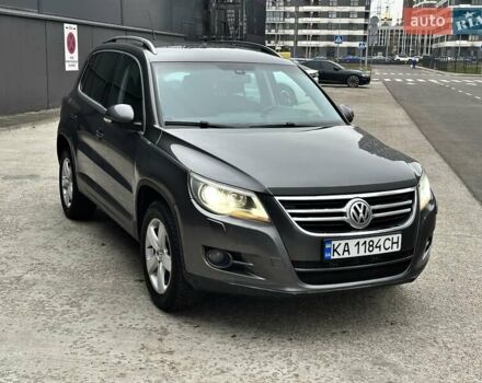 Серый Фольксваген Тигуан, объемом двигателя 2 л и пробегом 285 тыс. км за 10450 $, фото 5 на Automoto.ua