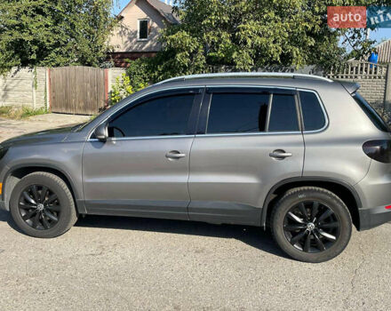 Серый Фольксваген Тигуан, объемом двигателя 1.98 л и пробегом 281 тыс. км за 11700 $, фото 12 на Automoto.ua