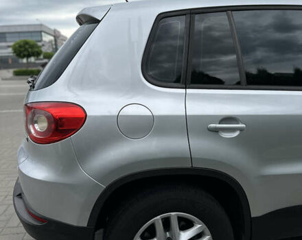 Серый Фольксваген Тигуан, объемом двигателя 1.98 л и пробегом 251 тыс. км за 9200 $, фото 24 на Automoto.ua