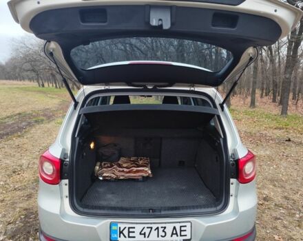 Серый Фольксваген Тигуан, объемом двигателя 2 л и пробегом 194 тыс. км за 10800 $, фото 11 на Automoto.ua