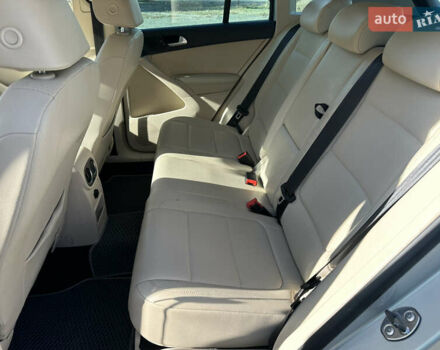 Сірий Фольксваген Тігуан, об'ємом двигуна 2 л та пробігом 295 тис. км за 8700 $, фото 12 на Automoto.ua