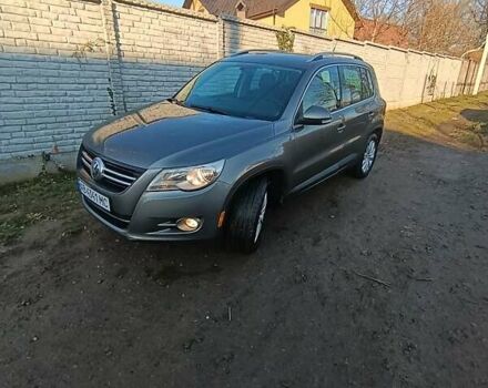 Сірий Фольксваген Тігуан, об'ємом двигуна 2 л та пробігом 288 тис. км за 9000 $, фото 4 на Automoto.ua