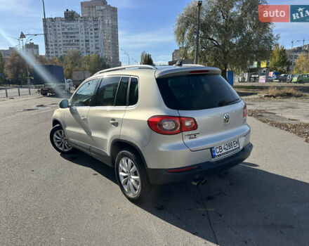 Сірий Фольксваген Тігуан, об'ємом двигуна 2 л та пробігом 295 тис. км за 8700 $, фото 4 на Automoto.ua