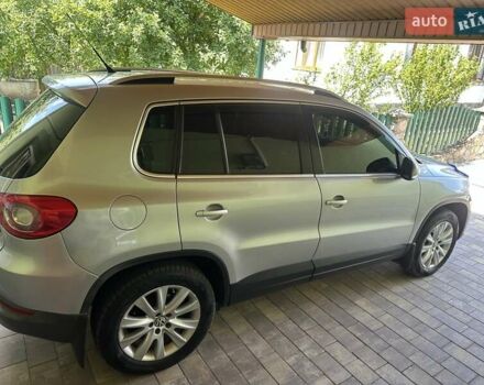 Сірий Фольксваген Тігуан, об'ємом двигуна 2 л та пробігом 268 тис. км за 11600 $, фото 46 на Automoto.ua