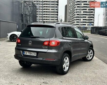 Серый Фольксваген Тигуан, объемом двигателя 2 л и пробегом 285 тыс. км за 10450 $, фото 14 на Automoto.ua