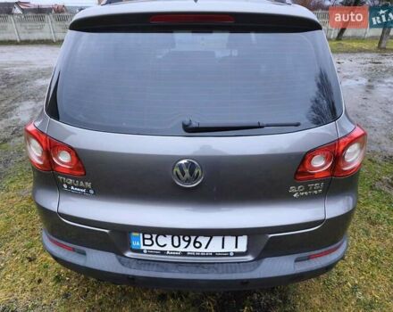 Сірий Фольксваген Тігуан, об'ємом двигуна 2 л та пробігом 115 тис. км за 11200 $, фото 1 на Automoto.ua