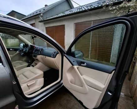 Серый Фольксваген Тигуан, объемом двигателя 1.97 л и пробегом 223 тыс. км за 15800 $, фото 27 на Automoto.ua