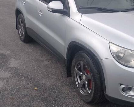 Сірий Фольксваген Тігуан, об'ємом двигуна 2 л та пробігом 250 тис. км за 10800 $, фото 8 на Automoto.ua