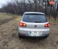 Сірий Фольксваген Тігуан, об'ємом двигуна 2 л та пробігом 194 тис. км за 10800 $, фото 3 на Automoto.ua