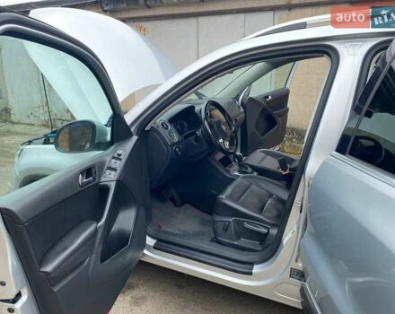 Серый Фольксваген Тигуан, объемом двигателя 1.98 л и пробегом 228 тыс. км за 9000 $, фото 33 на Automoto.ua