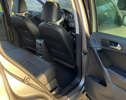 Серый Фольксваген Тигуан, объемом двигателя 2 л и пробегом 289 тыс. км за 10799 $, фото 9 на Automoto.ua