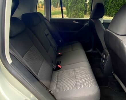 Сірий Фольксваген Тігуан, об'ємом двигуна 2 л та пробігом 221 тис. км за 11800 $, фото 6 на Automoto.ua