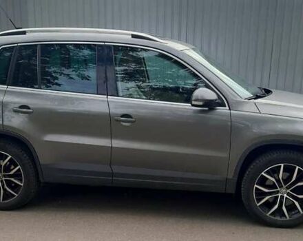 Серый Фольксваген Тигуан, объемом двигателя 1.98 л и пробегом 268 тыс. км за 10200 $, фото 1 на Automoto.ua