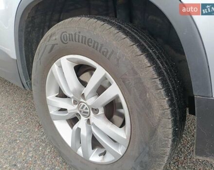 Серый Фольксваген Тигуан, объемом двигателя 1.98 л и пробегом 132 тыс. км за 12500 $, фото 11 на Automoto.ua